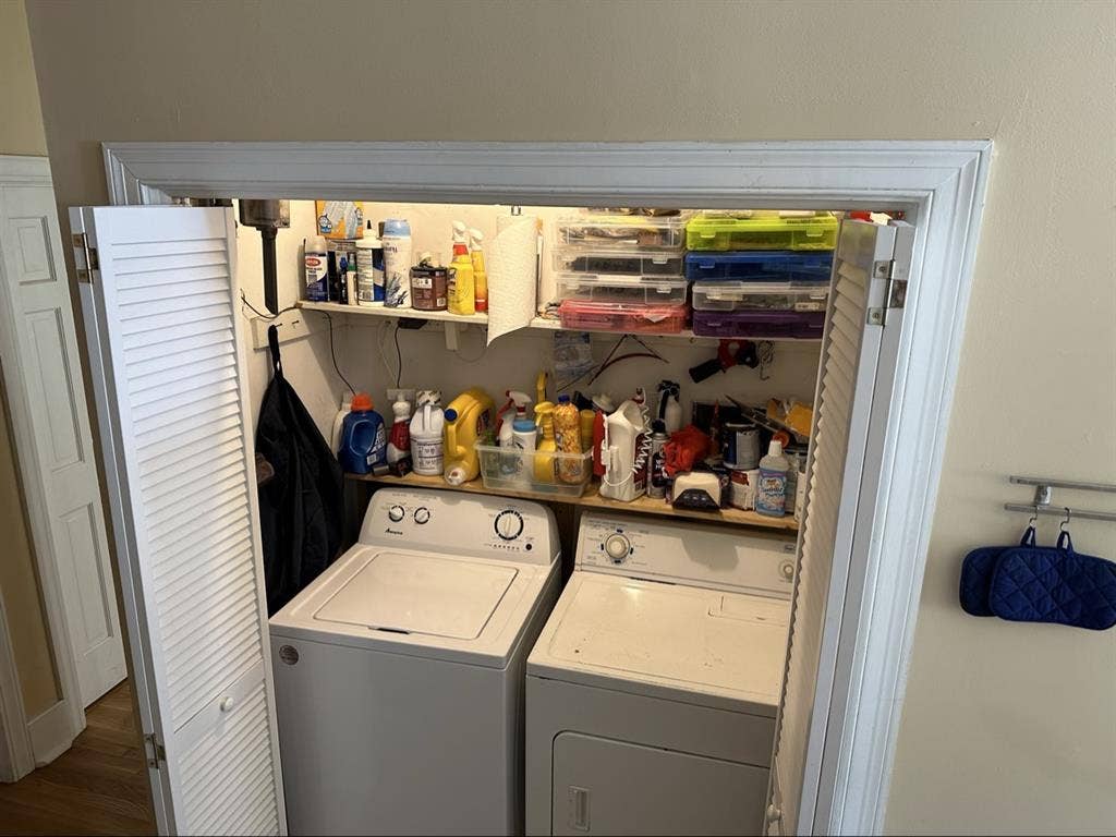 Bedroom with its own bathroomm