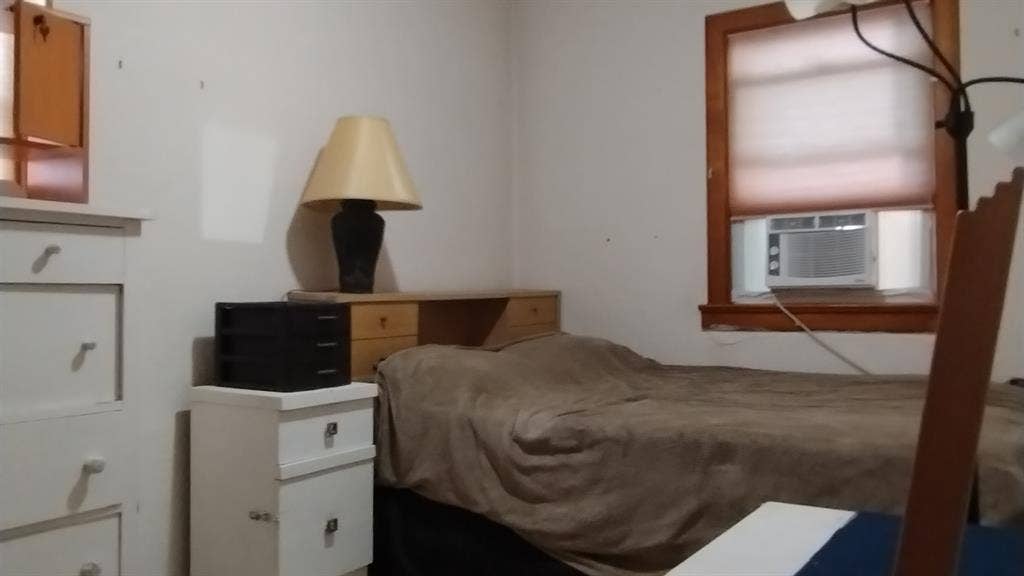 Roommate wanted Bills Paid