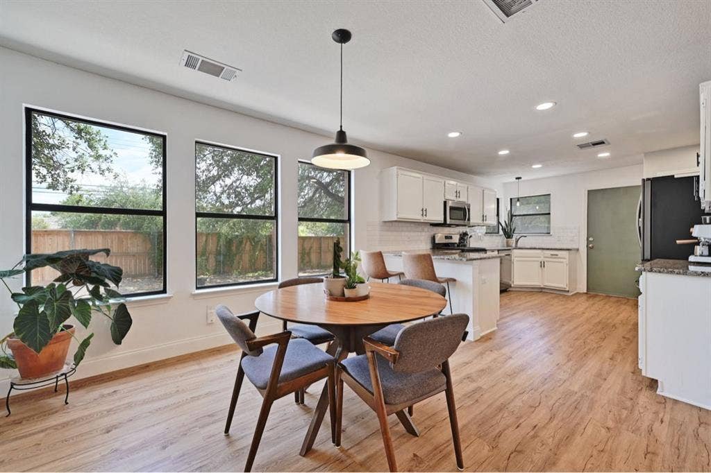 Newly renovated home, amenities!