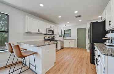 Newly renovated home, amenities!