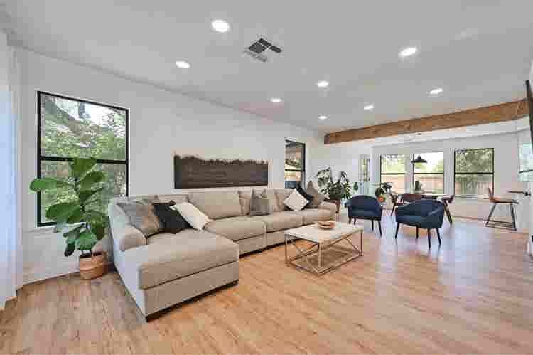Newly renovated home, amenities!