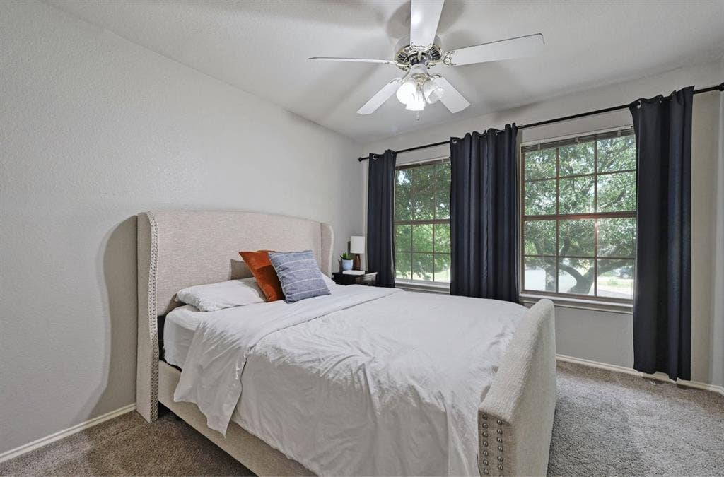 Newly renovated home, amenities!