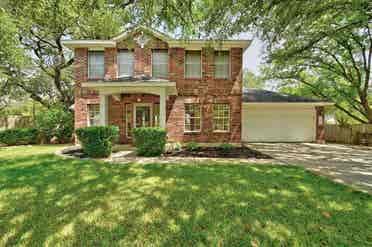Newly renovated home, amenities!