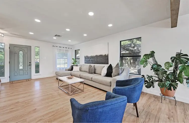 Newly renovated home, amenities!