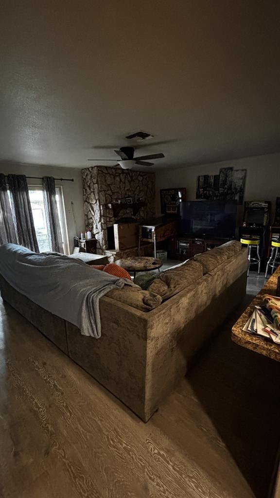 Room for rent, unfurnished, $