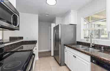 1 bedroom with private bathroom
