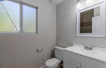 1 bedroom with private bathroom