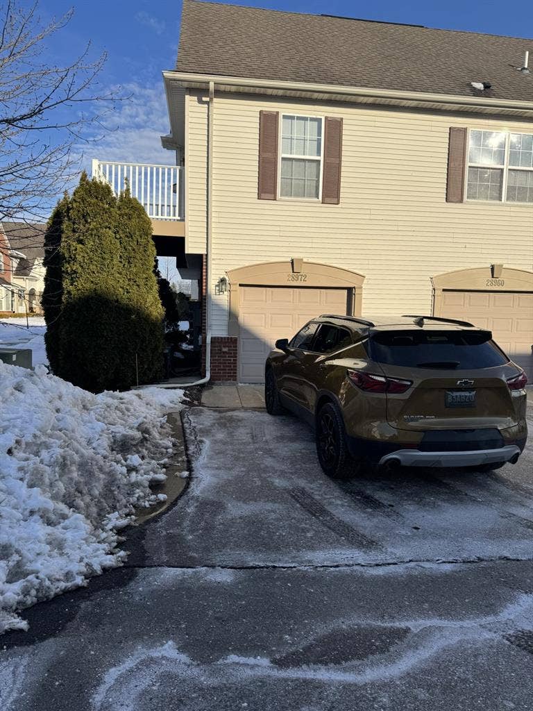 Looking for roommate