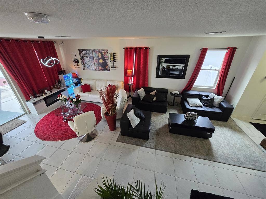 Luxurious shared space new home