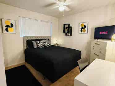 Furnished room THIRTEENTHmonthFREE!