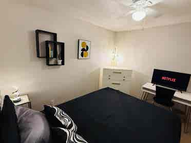 Furnished room THIRTEENTHmonthFREE!