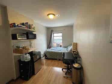 Studio Furnished