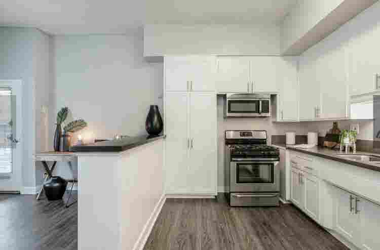 Subletting 1 Bedroom for Girls