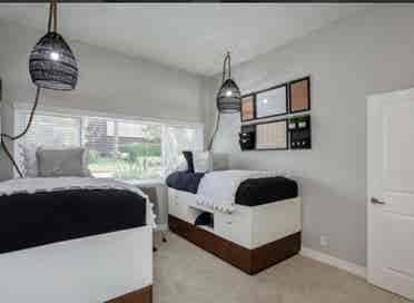 Subletting 1 Bedroom for Girls