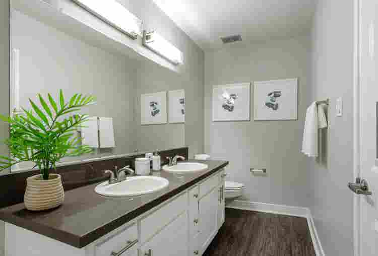Subletting 1 Bedroom for Girls
