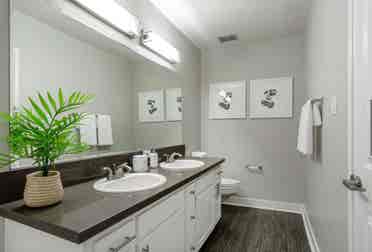 Subletting 1 Bedroom for Girls