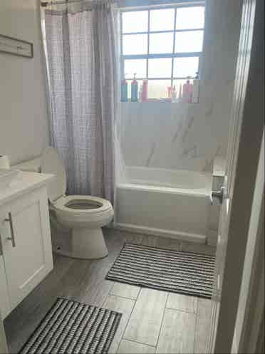 Room for rent in coconut creek