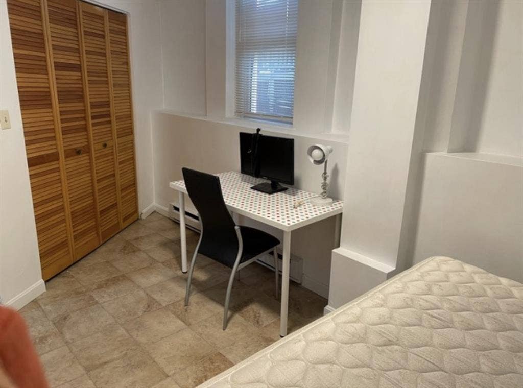 UTILITIES INCLUDED!!