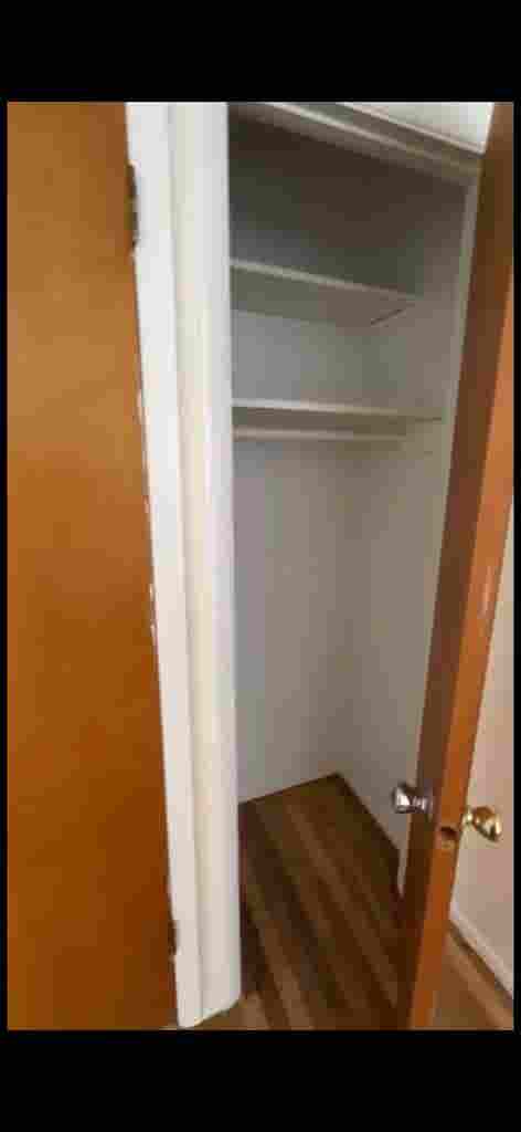 Looking for roommate