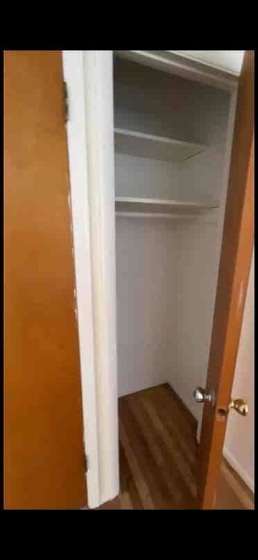 Looking for roommate