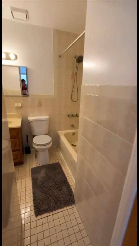 Looking for roommate