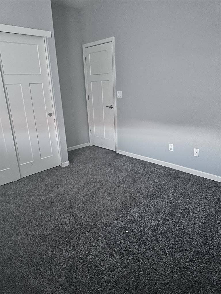 Unfurnished room for rent