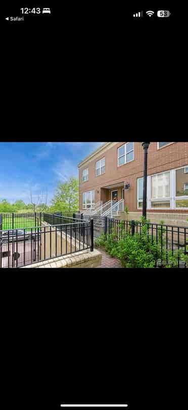 Looking for 2 roommates.