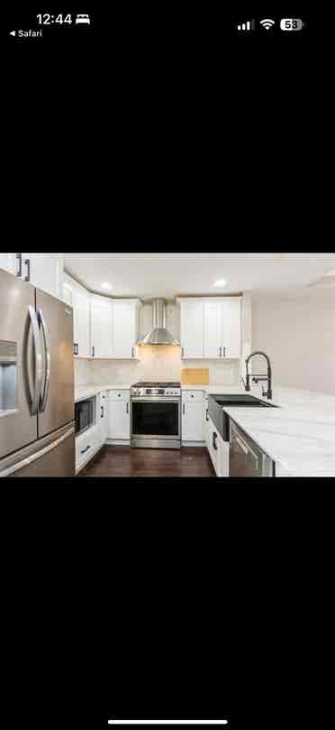 Looking for 2 roommates.