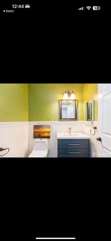 Looking for 2 roommates.