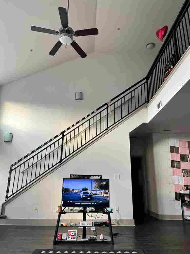 Looking for 2 female roommates!!