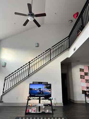 Looking for 2 female roommates!!