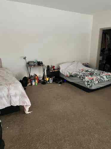 Looking for 2 female roommates!!