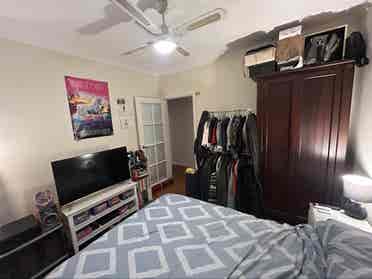 Share House Bedroom Available