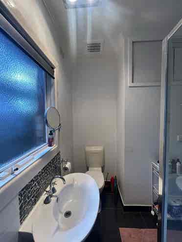 Share House Bedroom Available