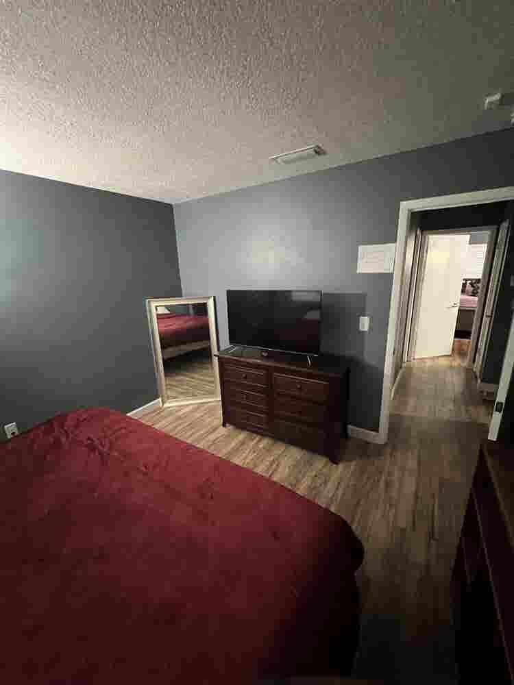 Furnished room for rent
