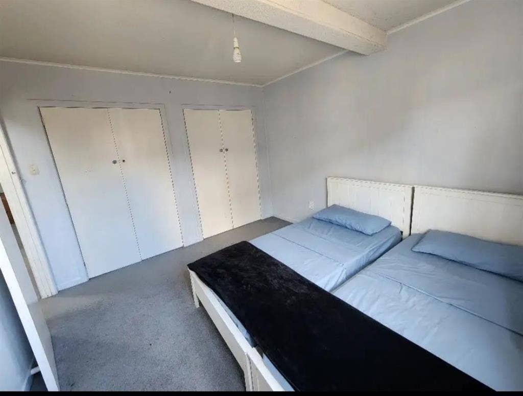 Room for rent in sharing