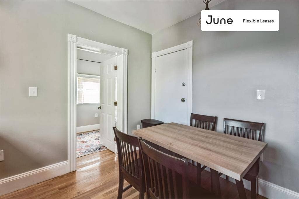 4 BR in Boston