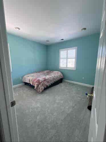 Two Rooms for Rent - Evergreen area