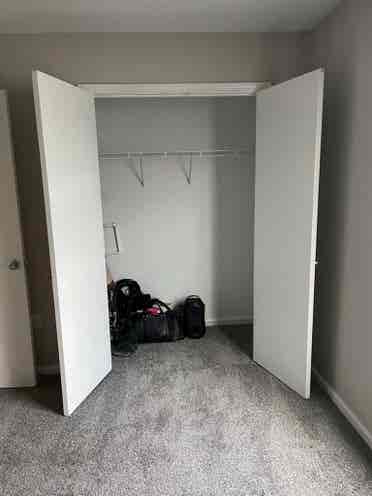 Hey I’m Cali looking for a Roomate