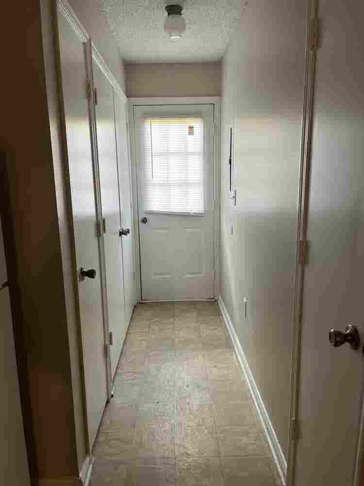 Hey I’m Cali looking for a Roomate