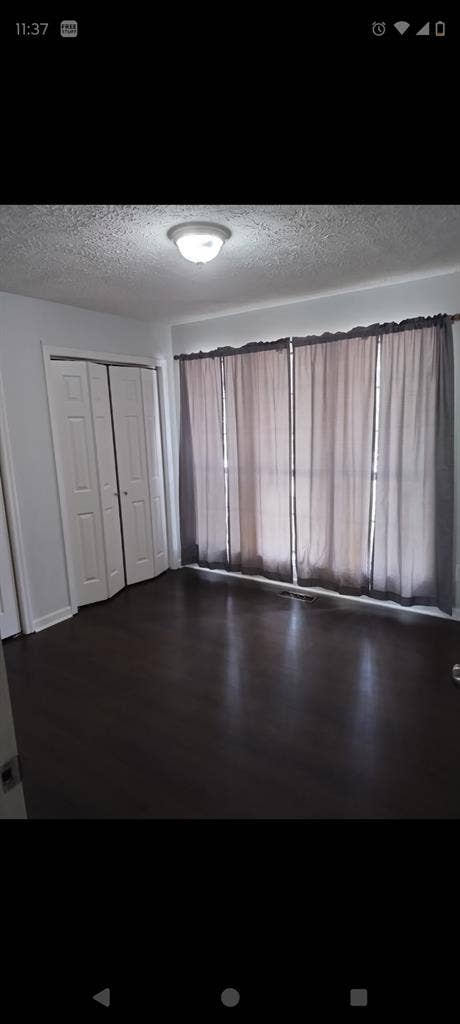 Room for rent with shared bathroom