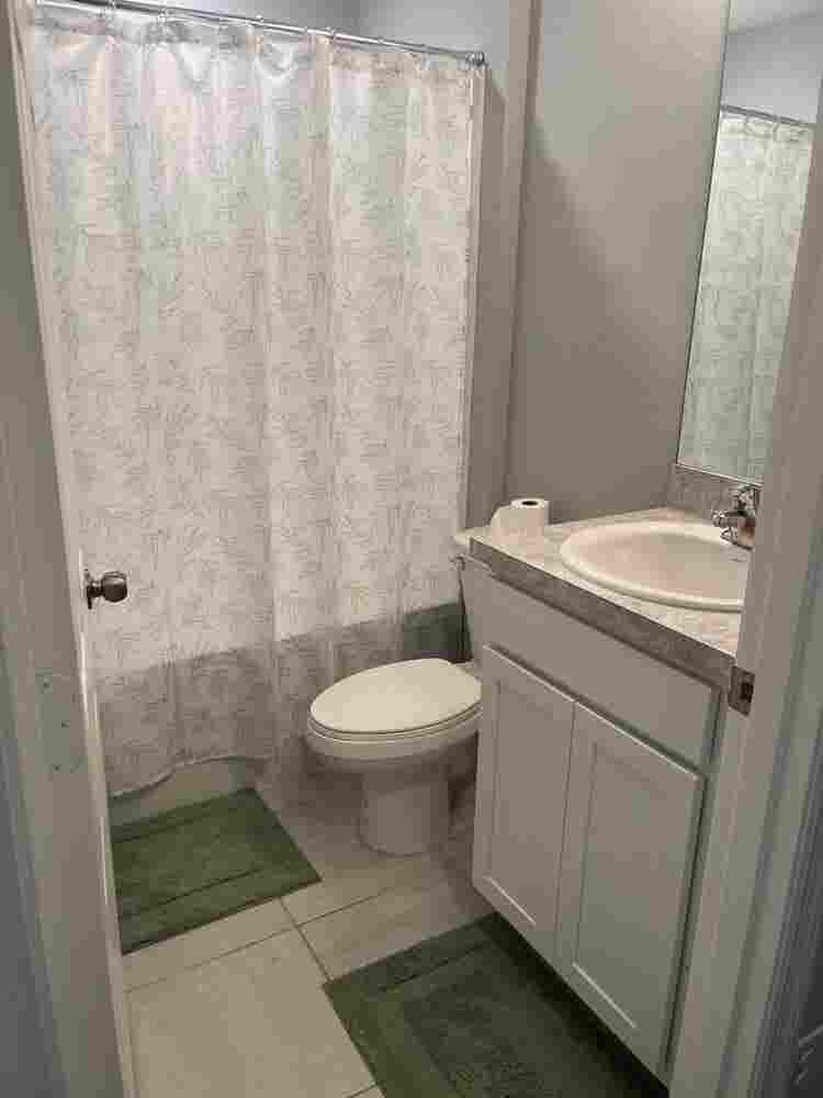Looking for a chill roommate!!