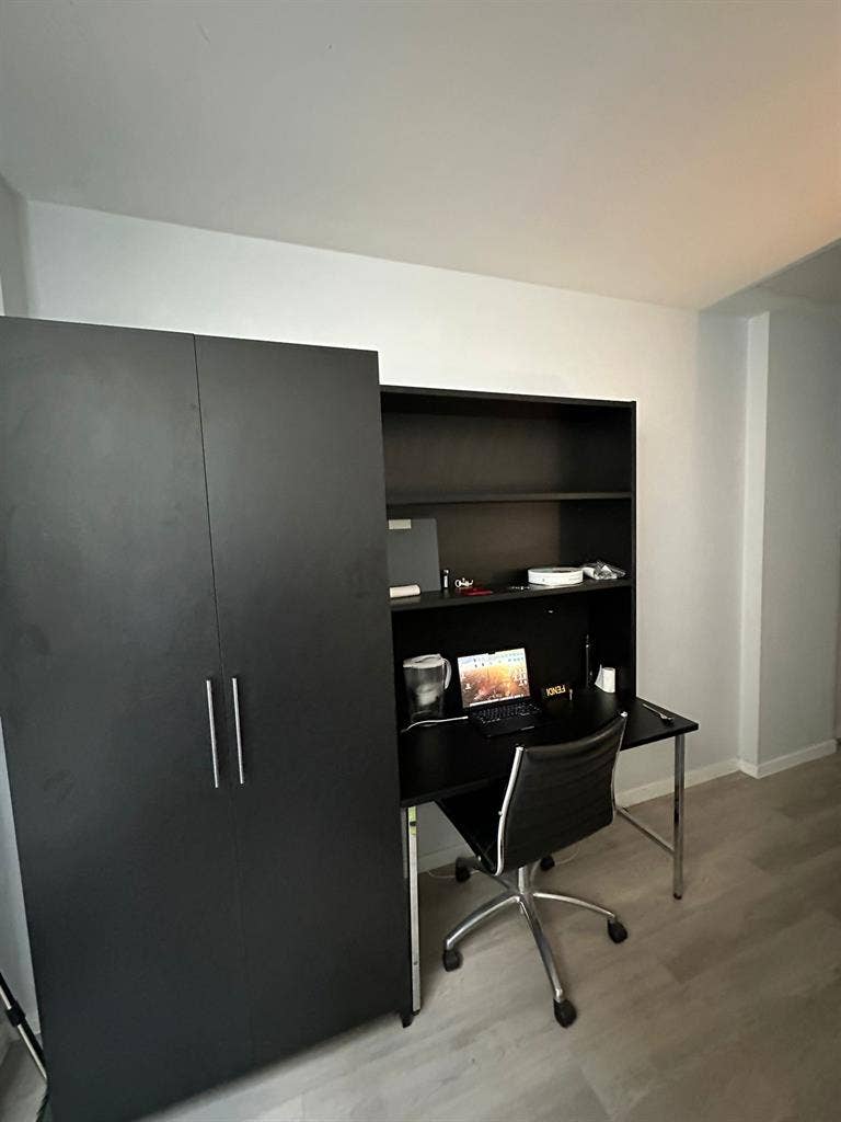 Private Ensuite Room