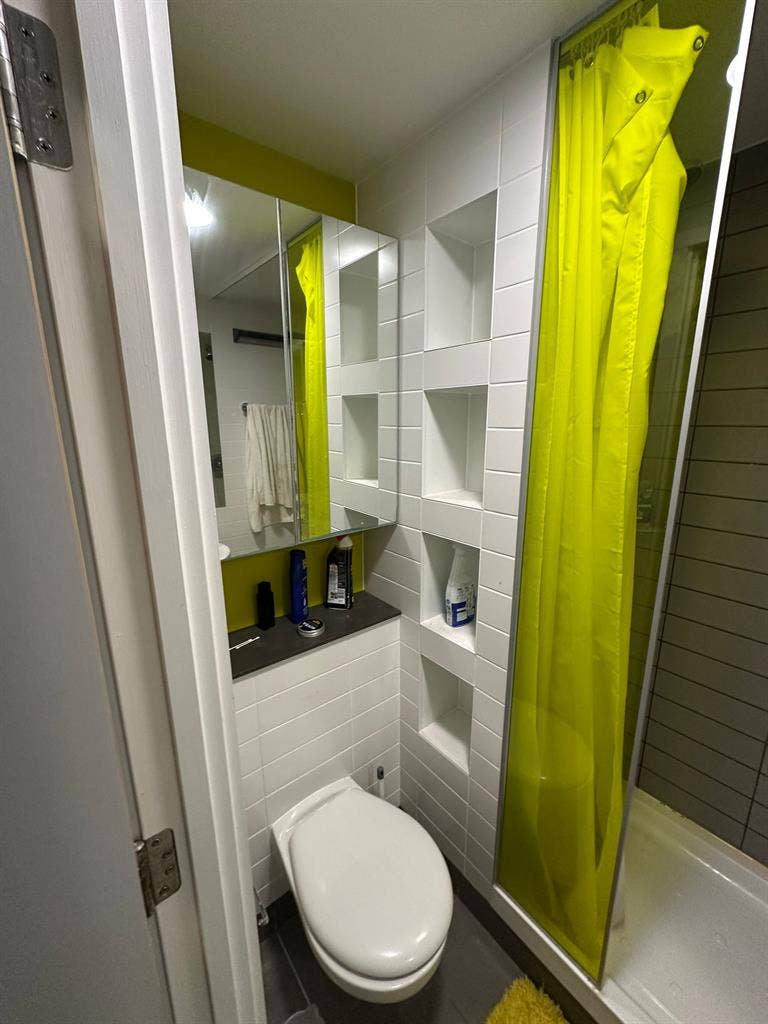 Private Ensuite Room