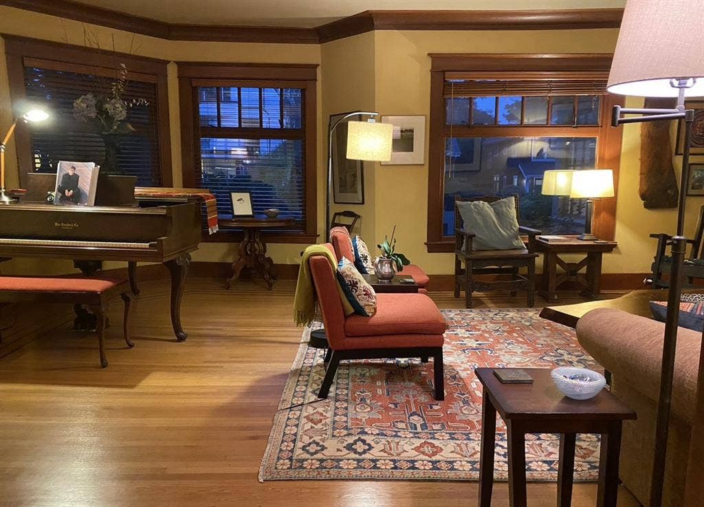 Large, beautiful furnished home