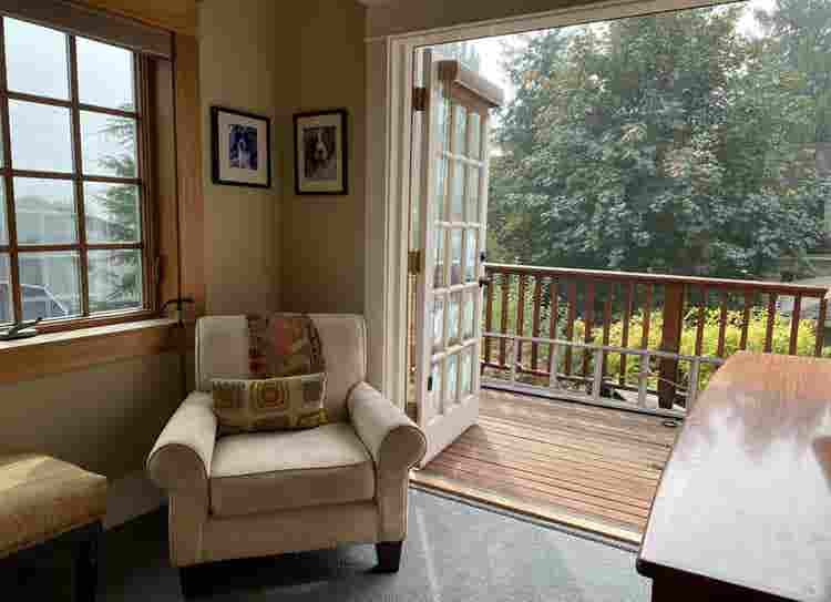 Large, beautiful furnished home