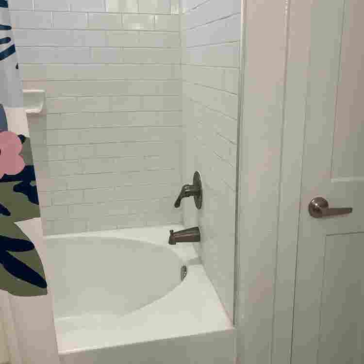 Room 4 rent in a 2 bedroom apt
