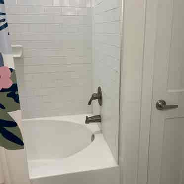 Room 4 rent in a 2 bedroom apt