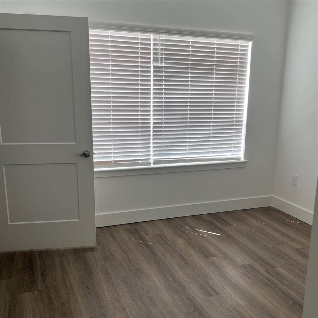 Room 4 rent in a 2 bedroom apt