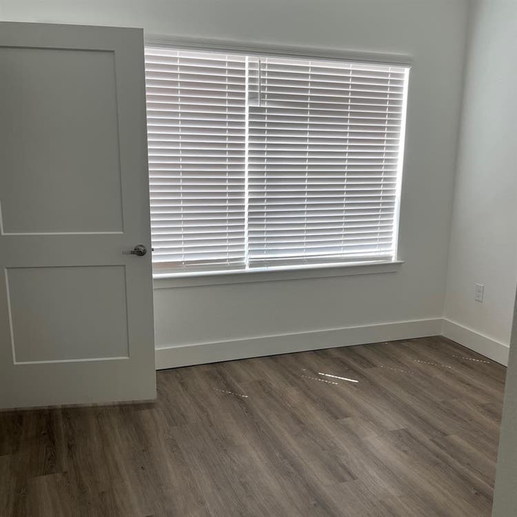 Room 4 rent in a 2 bedroom apt